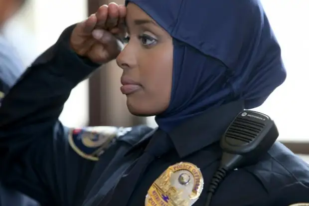 Хиджабы, тюрбаны и бороды в полиции США, Канады и Великобритании. ( 16 фото )