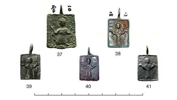Иконки с ростовым изображением Богоматери Оранты Влахернитиссы.