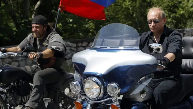 Байкер Хирург попросил Путина изменить герб России