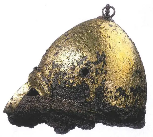 Шлем с полумаской из кургана Чингул. Половецкое погребение, XIII век.