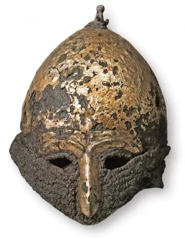 Шлем с полумаской из кургана Чингул. Половецкое погребение, XIII век.