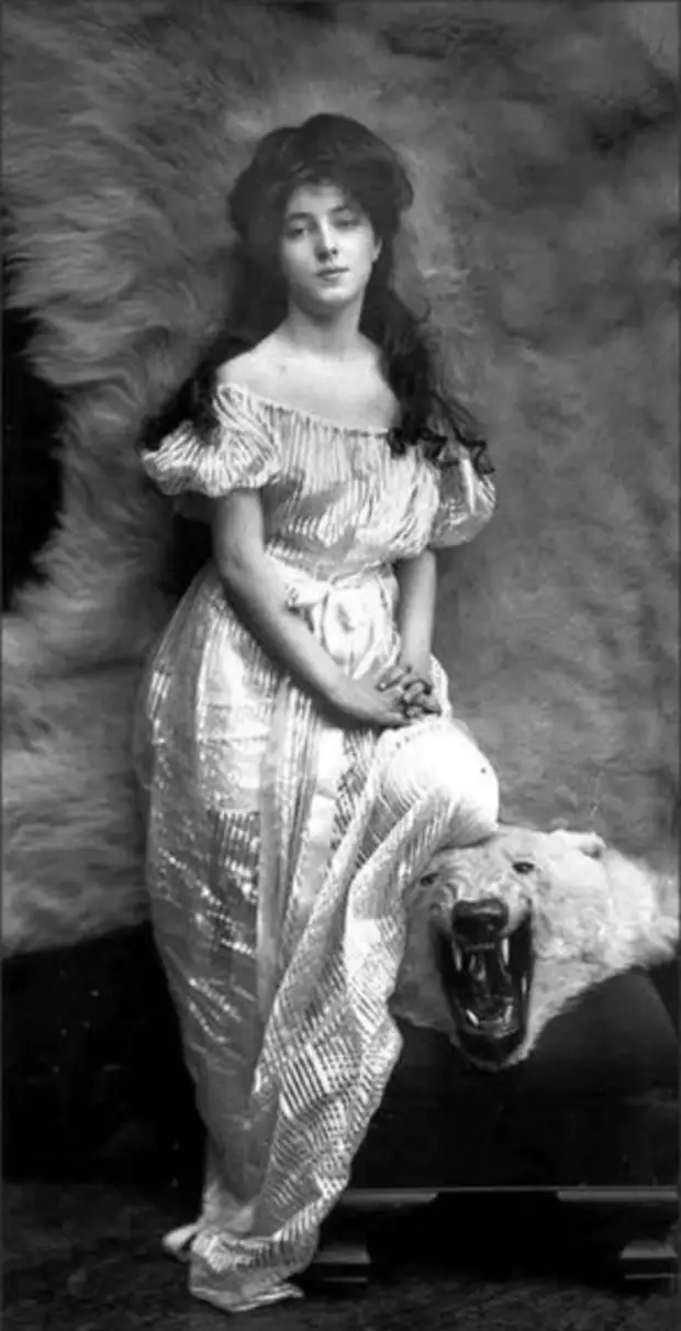 Чувственные фото девушек 1900-х годов