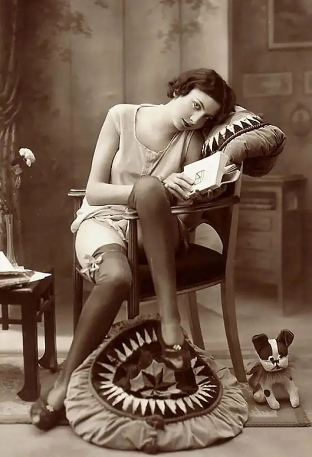 Чувственные фото девушек 1900-х годов