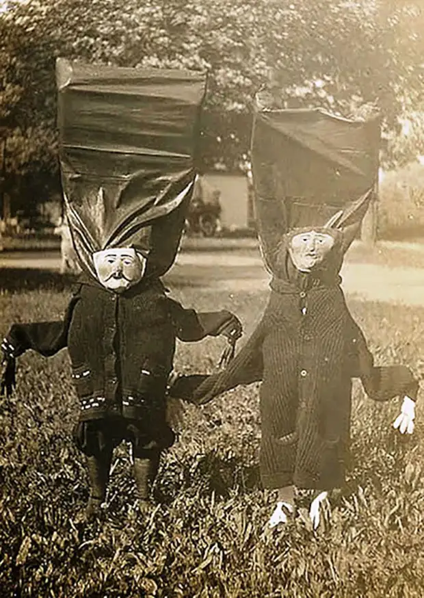 Самые жуткие ретро-костюмы на Хэллоуин!