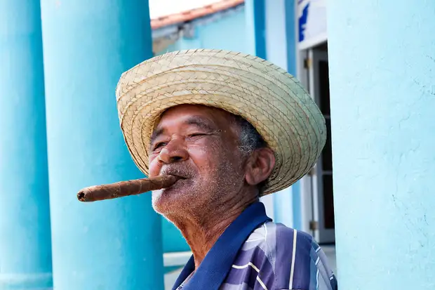 Cigar-man2-Havana.jpg