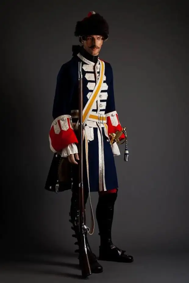 Реконструкция солдат Франции монархического периода — от «короля-солнца» Людовика XIV до Великой Революции.