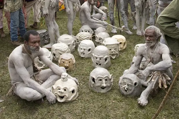 Грязевые люди Асаро (Папуа-Новая Гвинея). 15 фото