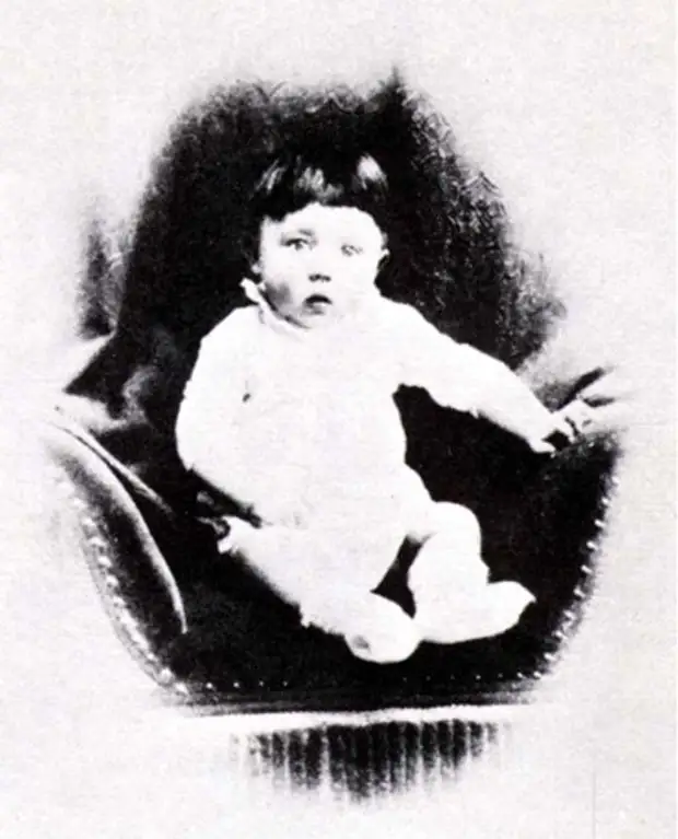 Мистическая история подделки детской фотографии Гитлера
