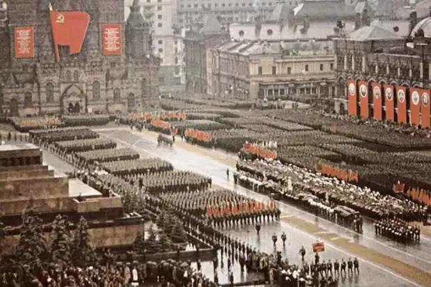 Кинохроника Парада Победы 24 июня 1945 г.
