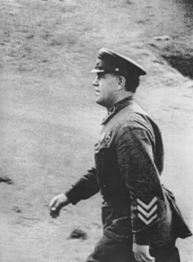 Фотобиография маршала победы Георгия Константиновича Жукова.
