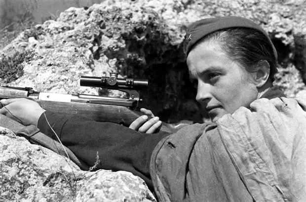 История еще не знала такого массового участия женщин в вооруженной борьбе за Родину, какое показали советские женщины в годы Великой Отечественной войны.