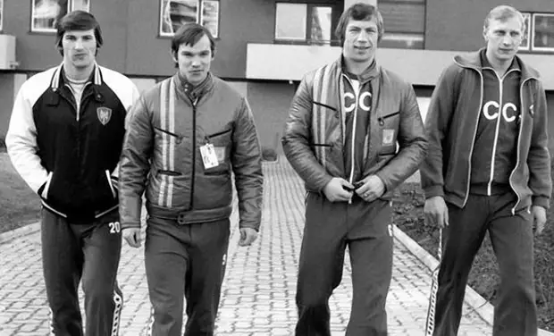 Фоторепортаж: Сборная СССР по хоккею на триумфальной Олимпиаде-1976.