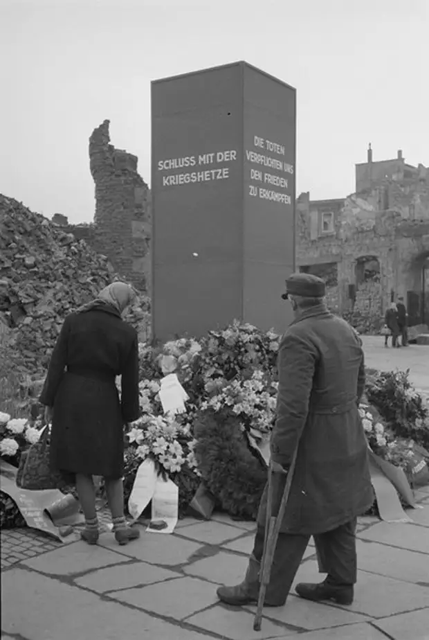 Разбор завалов. Дрезден. Лето 1945 года.