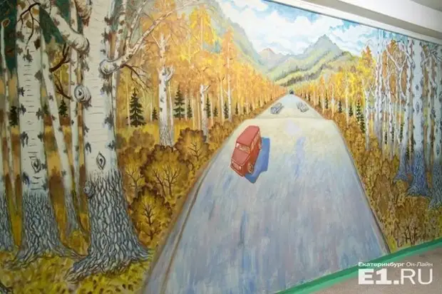 Сторож превратил школьные стены в картинную галерею