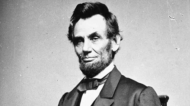 Авраам Линкольн — 16-й президент США и первый от Республиканской партии, освободитель американских рабов, национальный герой американского народа 