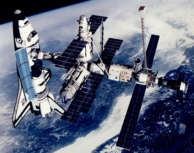 Первая модульная. Орбитальной станции «Мир» исполнилось 30 лет