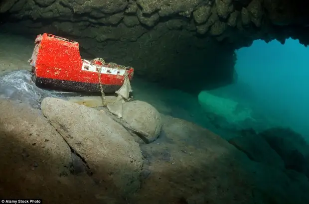 Подводный музей «Аллея вождей» на мысе Тарханкут в Крыму 