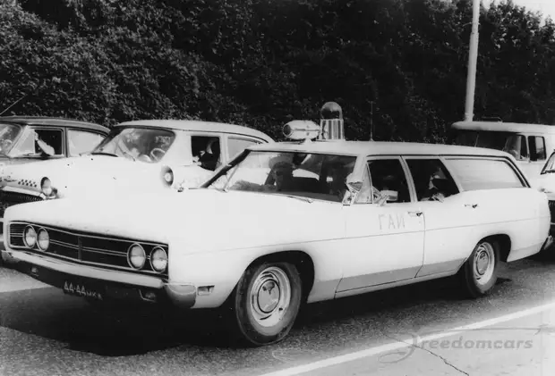 01-Ford_Galaxie_Wagon_police_package-GAI-1970.jpg