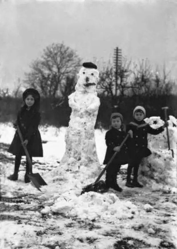 Такие разные снеговики. Винтажные фото детей и снеговиков.