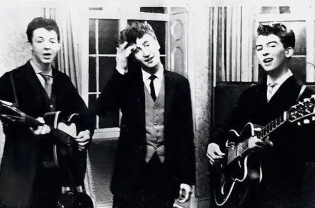 Пол Маккартни, Джон Леннон и Джордж Харрисон играют на свадьбе, 1958 интересно, история, фото