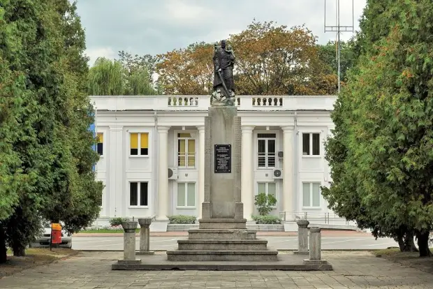 Россия заявила протест послу Польши из-за сноса памятника Красной армии
