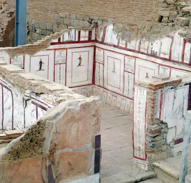 Стены античных домов в Эфесе. Древний греческий город на Западном побережье Анатолии