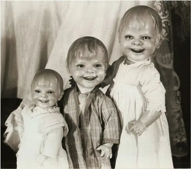 Три кукольных ребенка.
