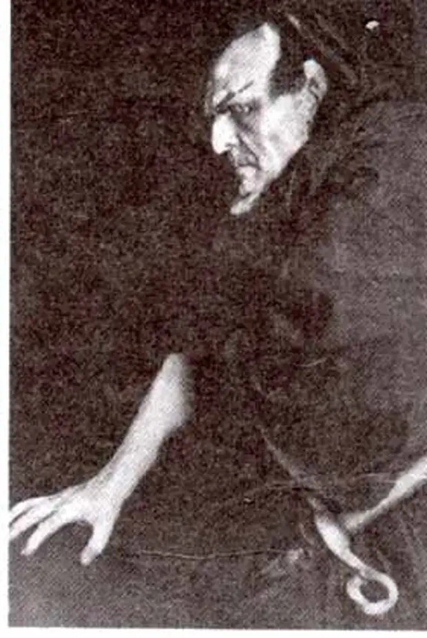 Фёдор Шаляпин в образе Мефистофеля.