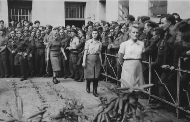 Элизабет Фолькенрат, Марта Линке и Хильда Лобауэр в тюрьме