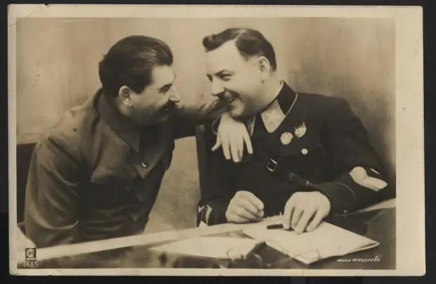 Ворошилов и Сталин. 1936 г.