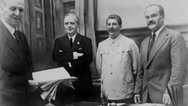 Как Сталин торговал с Гитлером