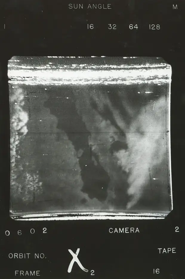 16. 1960, 1 апреля. «Тайрос 1», первый погодный искусственный спутник Земли передал в ЦУП первые телевизионные изображения нашей планеты