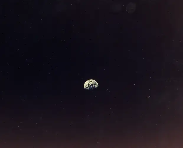 1968, декабрь. Фотография Земли с лунной орбиты. «Аполлон-8»
