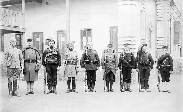 800px-Troops_of_the_Eight_nations_alliance_1900.jpg