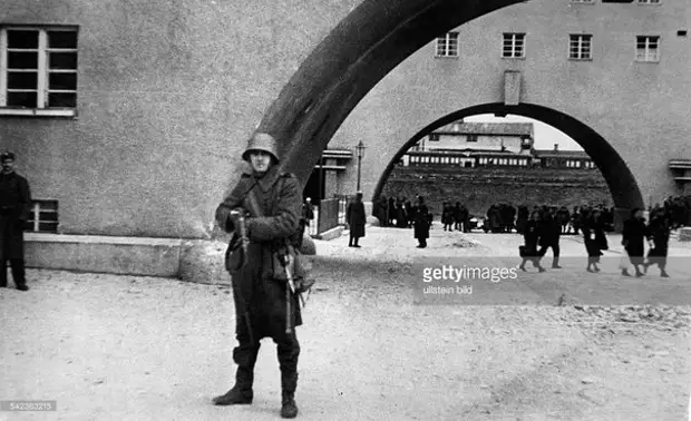 Вооружённые столкновения между левыми (социал-демократическими) и правыми группировками, участие на стороне которых приняли также силы полиции и армии. Вена. Австрийская Республика. 12-16 февраля 1934 года.