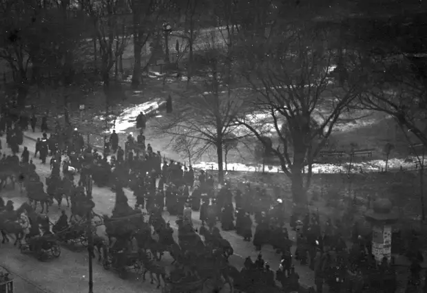 13. Демонстрация протеста на Невском проспекте. 15 апреля 1912. Санкт-Петербург