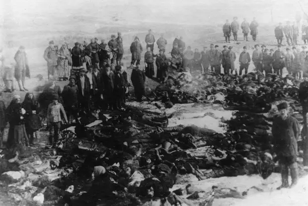07. Тела расстрелянных рабочих - жертв ленских событий. 4 апреля 1912