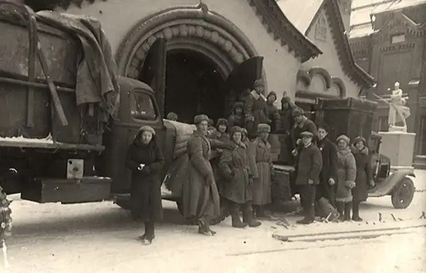Отечественное искусство в эвакуации. Как спасали музейные экспонаты во время Великой Отечественной войны