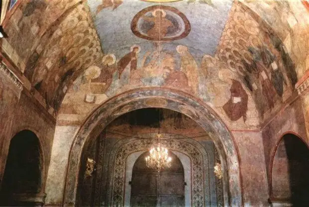 В Успенском соборе Владимира во время реставрации открыли фрески Андрея Рублева