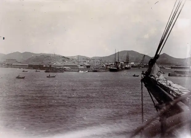 35. Вид на город с моря. Порт-Артур. 14 октября 1900