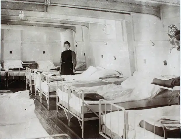 22. Вид части палаты № 2, подготовленной для приема больных. 1901