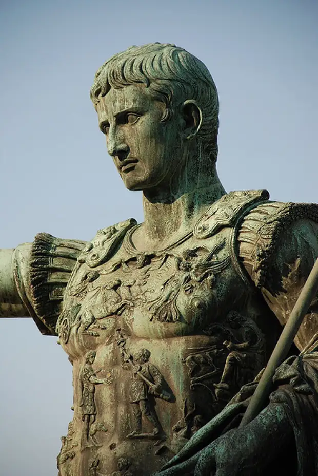 Статуя Августа в Риме (Деталь). Фото Yellow.Cat/Flickr.