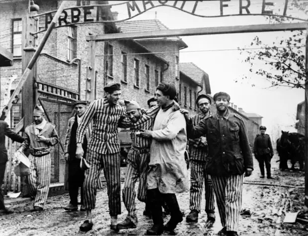 Кто открывал ворота Освенцима