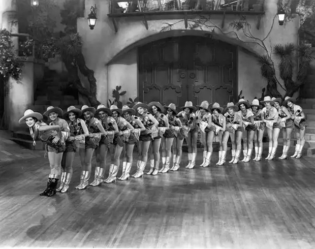 Танцовщицы 1910-20-х годов