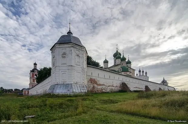 Миф о религиозной войне между христианским городом и языческой деревней в Северо-Восточной Руси