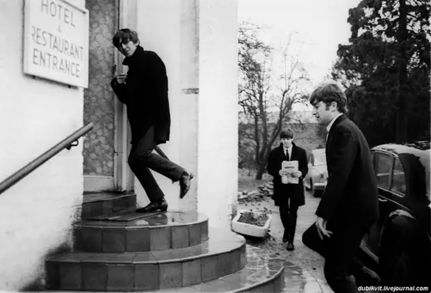 14 The Beatles - UK Tour, 1963.jpg