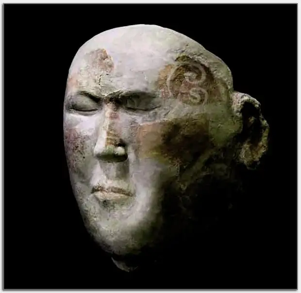 Погребальные маски таштыкская культура (II век до н. э. — V век н. э.)