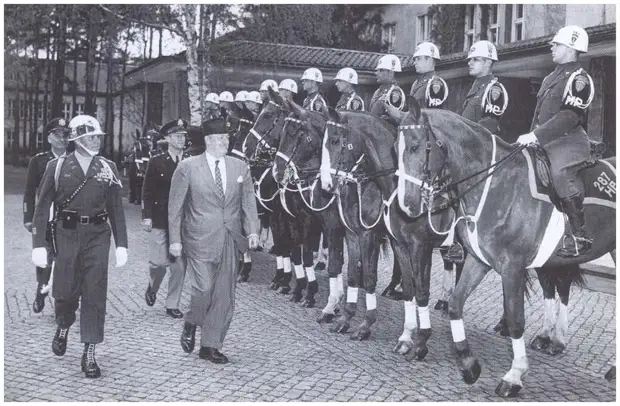 Horse Platoon on display May 1956