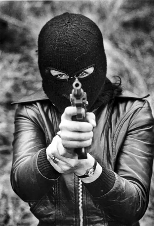 Female IRA fighters in 1970s (5)