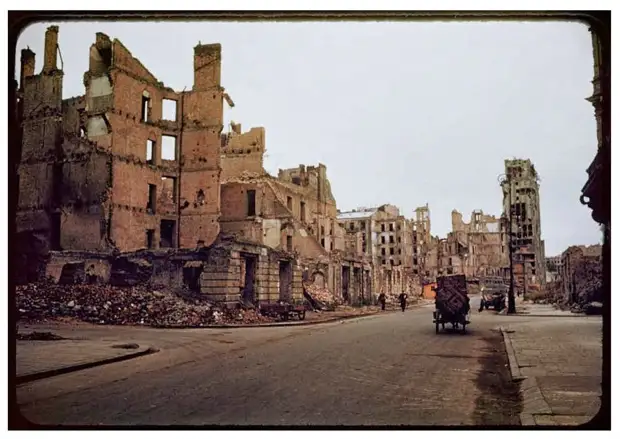 Warsaw after World War II, in August 1947 (8)